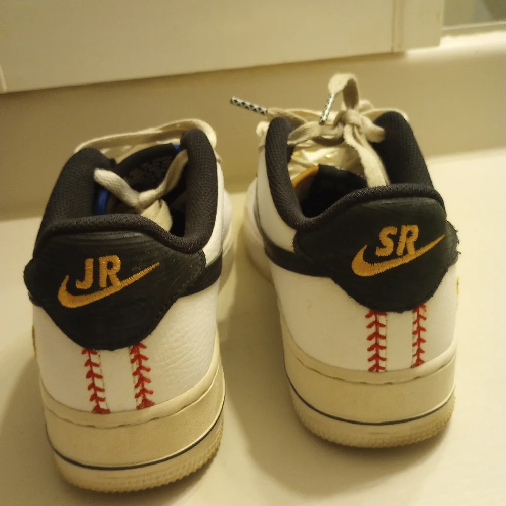 Nike Ken Griffey Jr. Air Force One '07 LV8 Jr & Sr. Youth Sneakers - Picture 5 of 15
